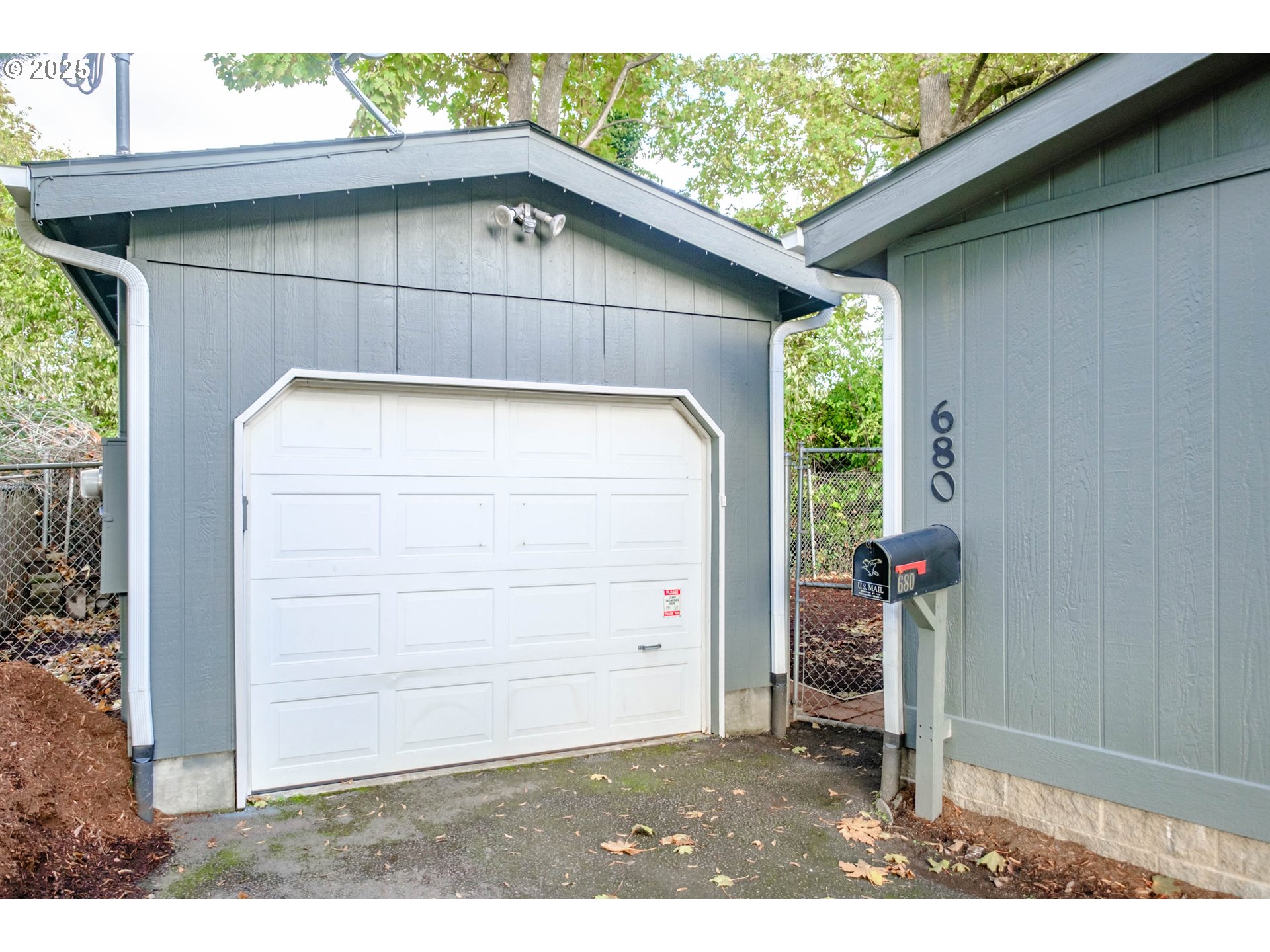 Woodburn, Oregon 97071, United States, 3 Bedrooms Bedrooms, ,2 BathroomsBathrooms,Residential,Active,164460