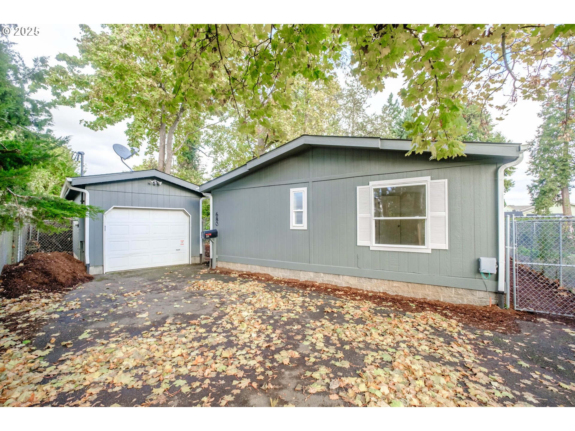 Woodburn, Oregon 97071, United States, 3 Bedrooms Bedrooms, ,2 BathroomsBathrooms,Residential,Active,164460