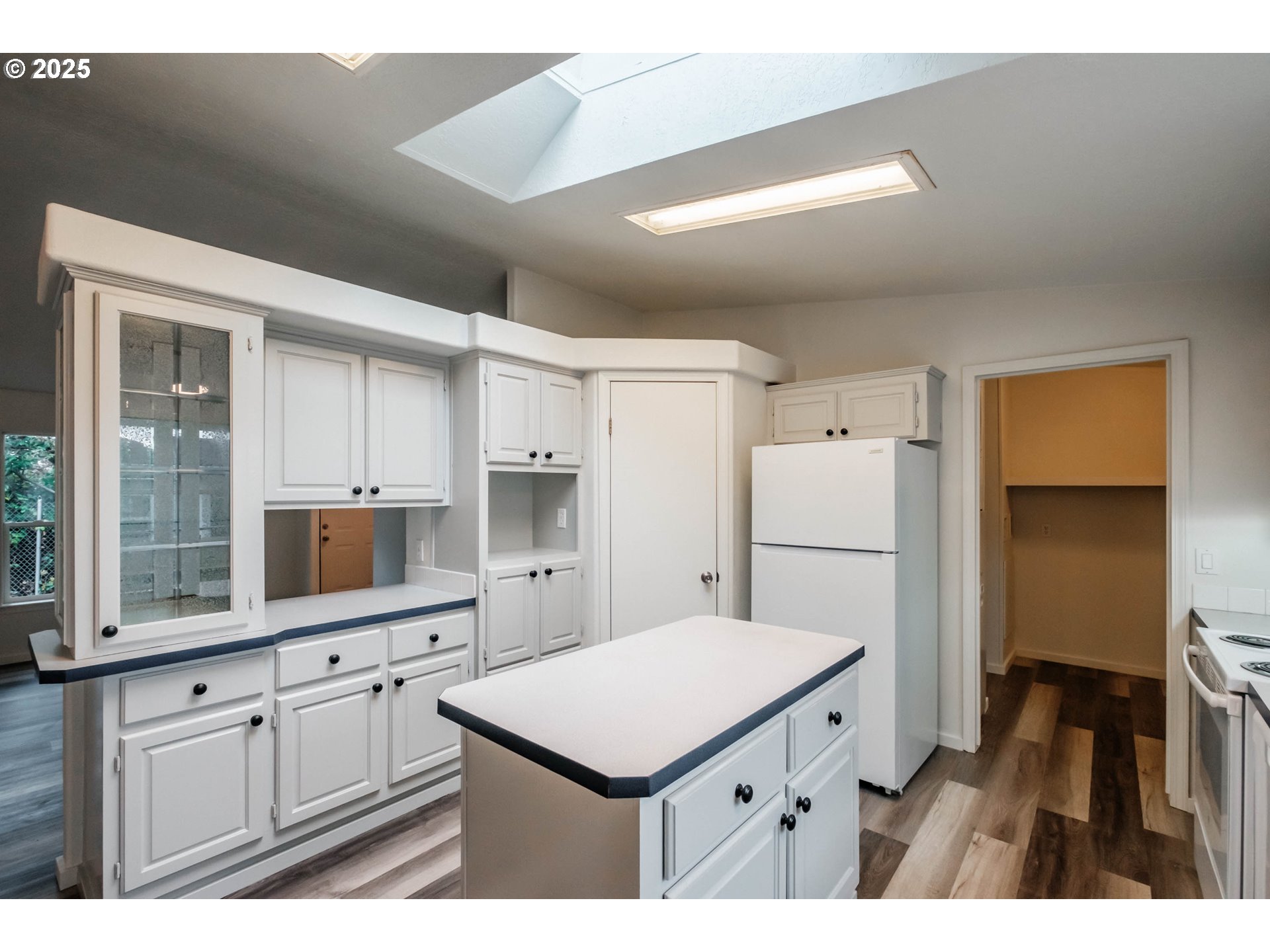 Woodburn, Oregon 97071, United States, 3 Bedrooms Bedrooms, ,2 BathroomsBathrooms,Residential,Active,164460