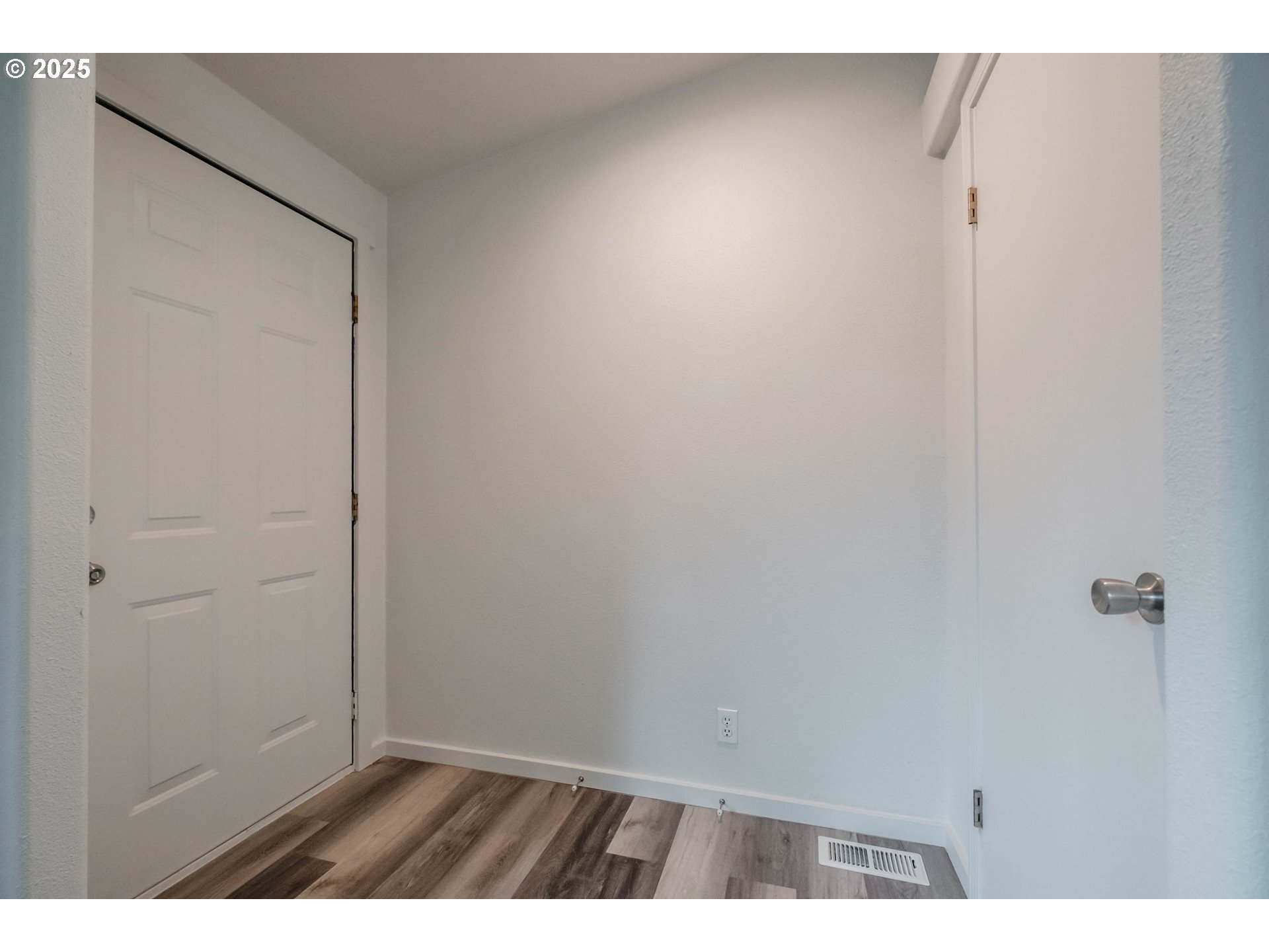 Woodburn, Oregon 97071, United States, 3 Bedrooms Bedrooms, ,2 BathroomsBathrooms,Residential,Active,164460