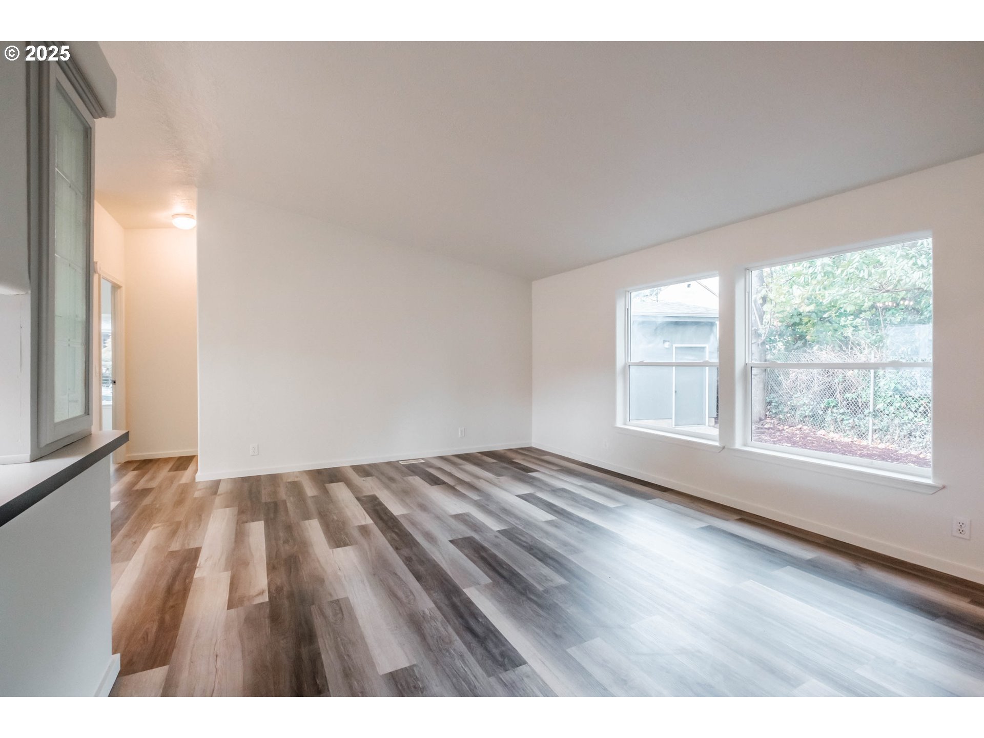 Woodburn, Oregon 97071, United States, 3 Bedrooms Bedrooms, ,2 BathroomsBathrooms,Residential,Active,164460