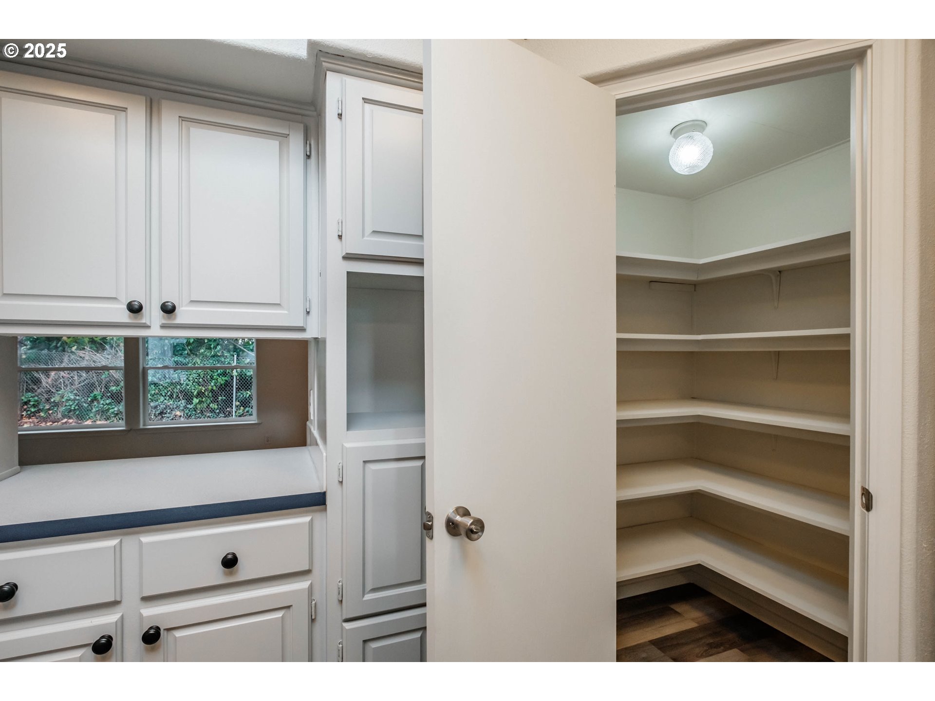 Woodburn, Oregon 97071, United States, 3 Bedrooms Bedrooms, ,2 BathroomsBathrooms,Residential,Active,164460