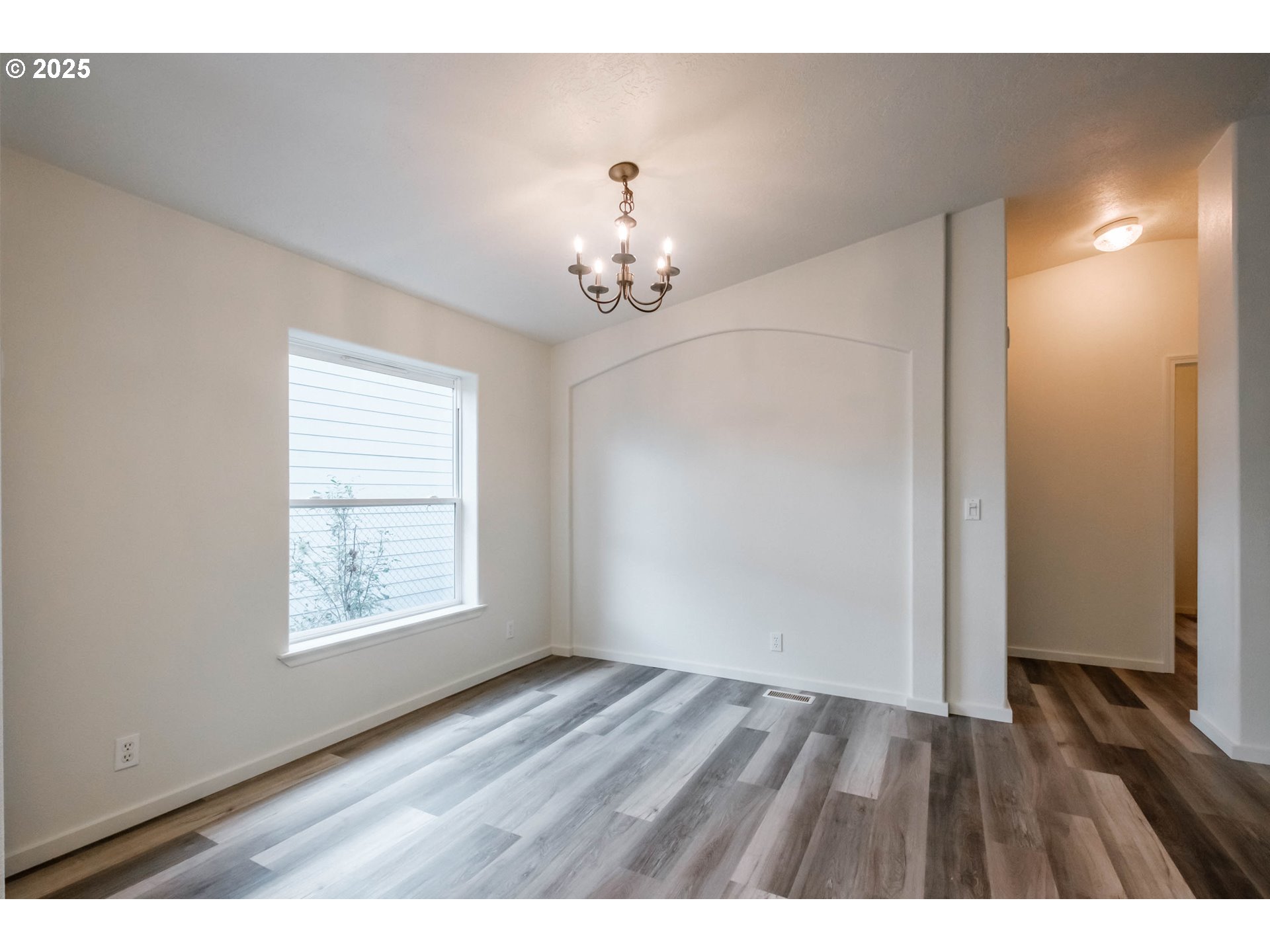 Woodburn, Oregon 97071, United States, 3 Bedrooms Bedrooms, ,2 BathroomsBathrooms,Residential,Active,164460