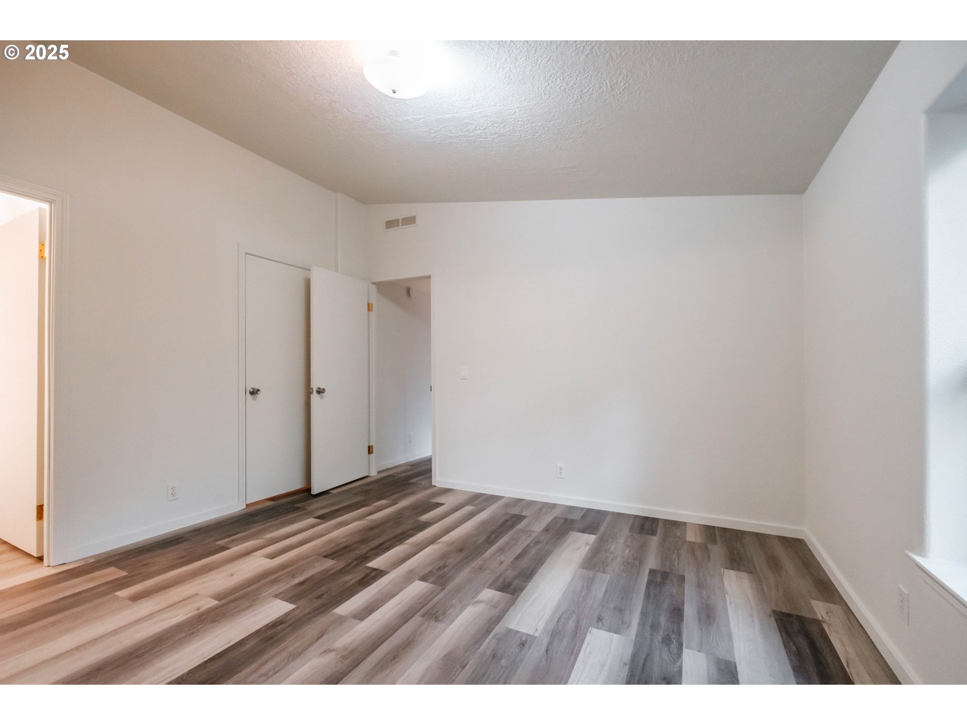 Woodburn, Oregon 97071, United States, 3 Bedrooms Bedrooms, ,2 BathroomsBathrooms,Residential,Active,164460