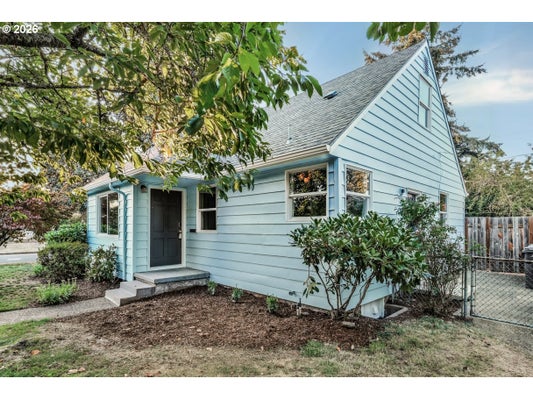 8907 SE CLAY ST, PORTLAND, OR 97216 - Image c6e455ebe21bd18987b02ecca58da79a/1598592259