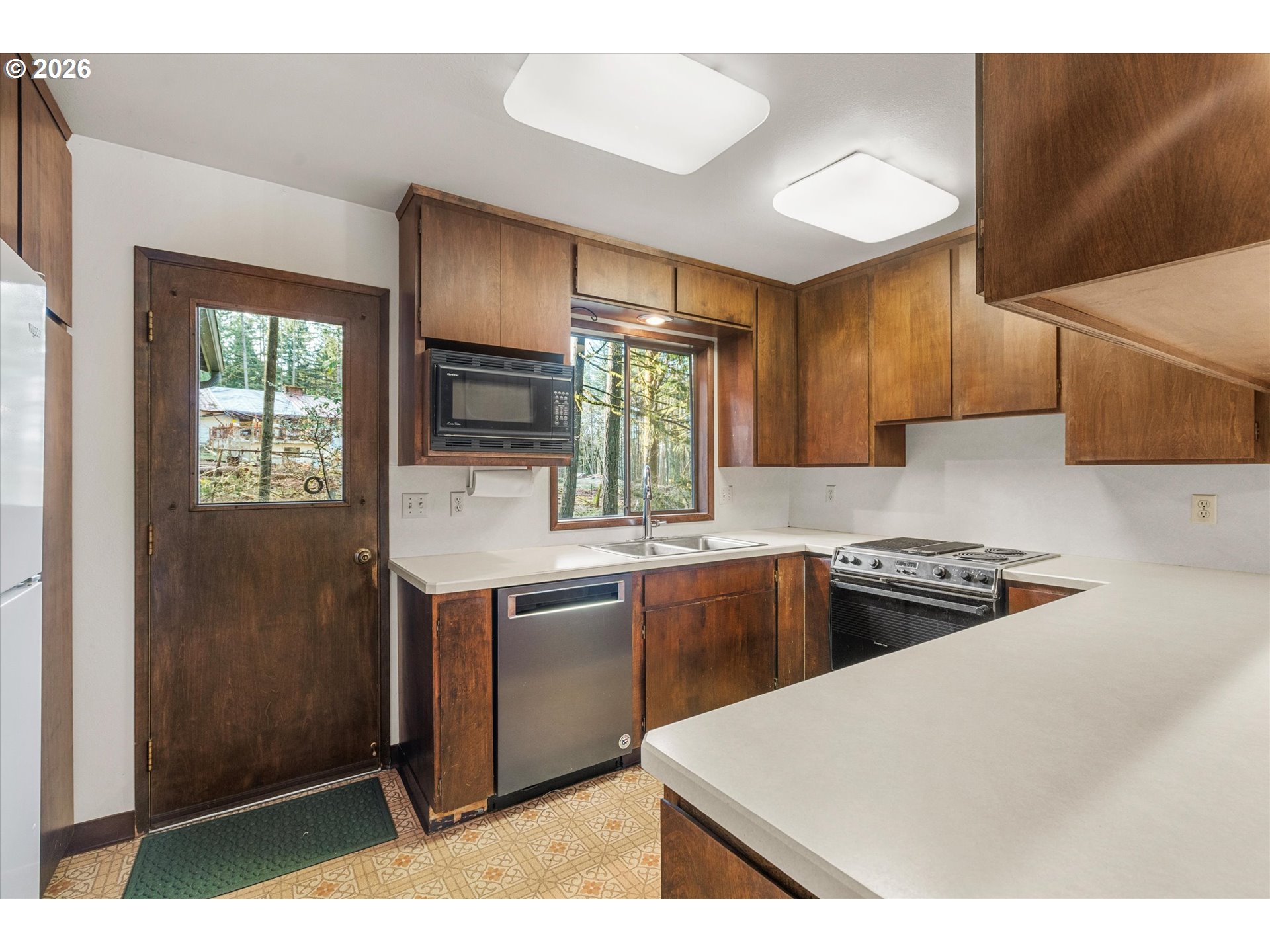 27783 SW STRAWBERRY HILL DR