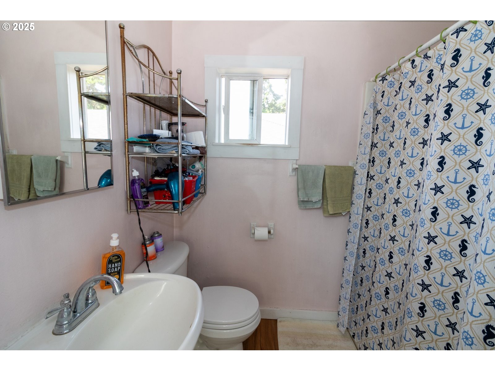 Florence, Oregon 97439, United States, 2 Bedrooms Bedrooms, ,1 BathroomBathrooms,Residential,Active,201951