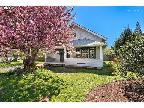 Photo of 755 NW Wallace Rd, McMinnville, OR 97128 (MLS # 552954498)