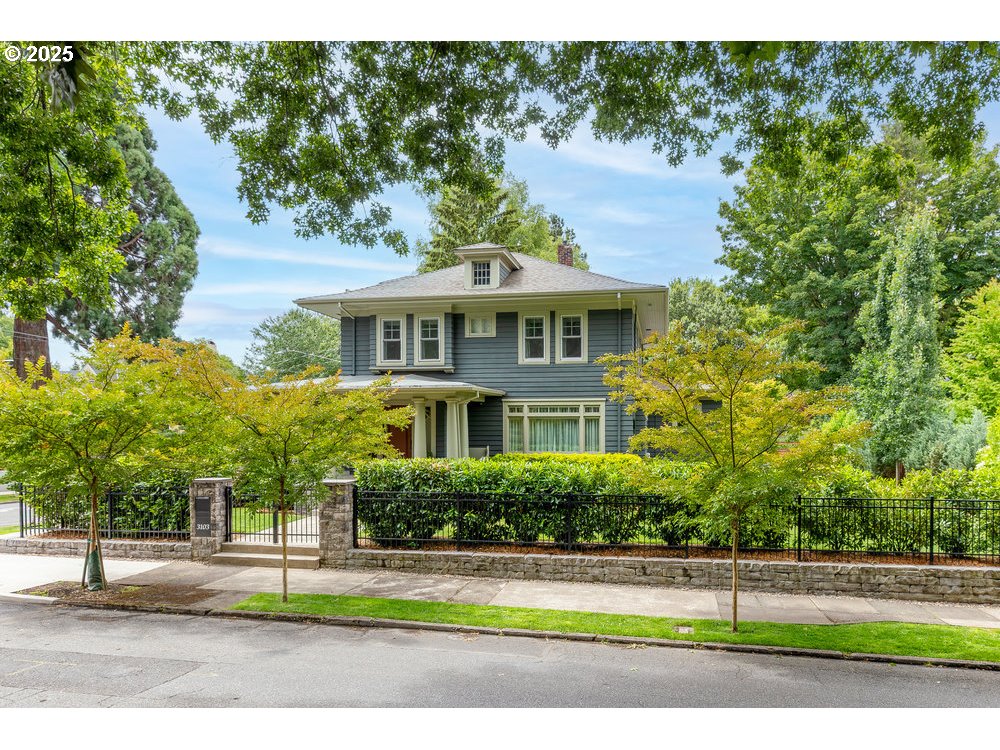3103 NE 15TH AVE
