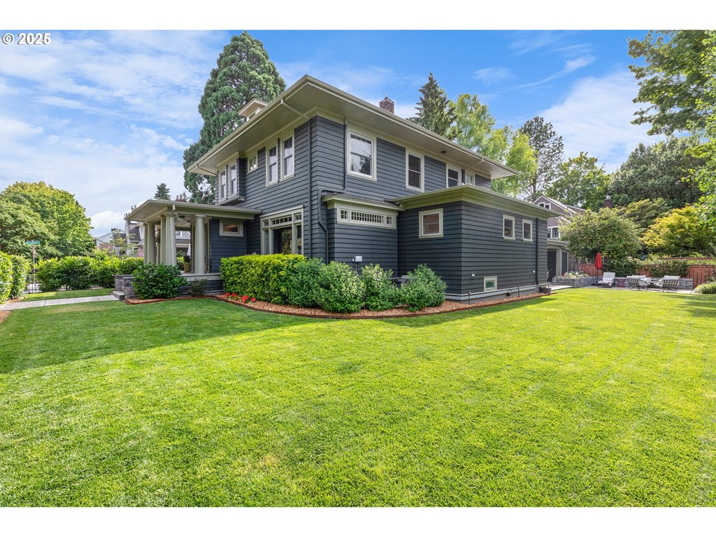 3103 NE 15TH AVE