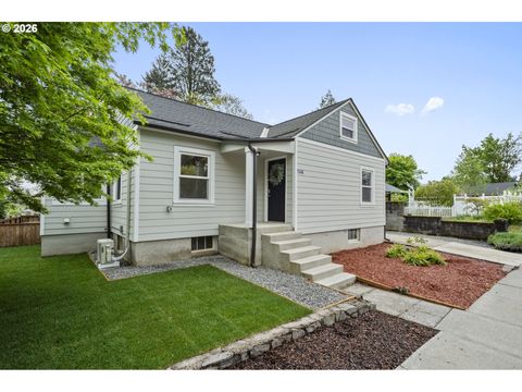 Photo of 1346 NW Couch St, Camas, WA 98607 (MLS # 149808453)