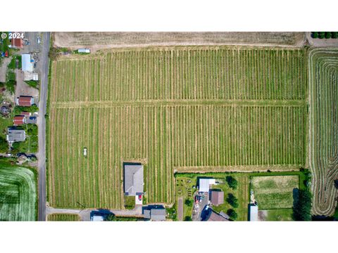 A home in Yamhill