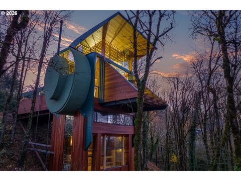 216 NW ROYAL BLVD Portland OR 97210