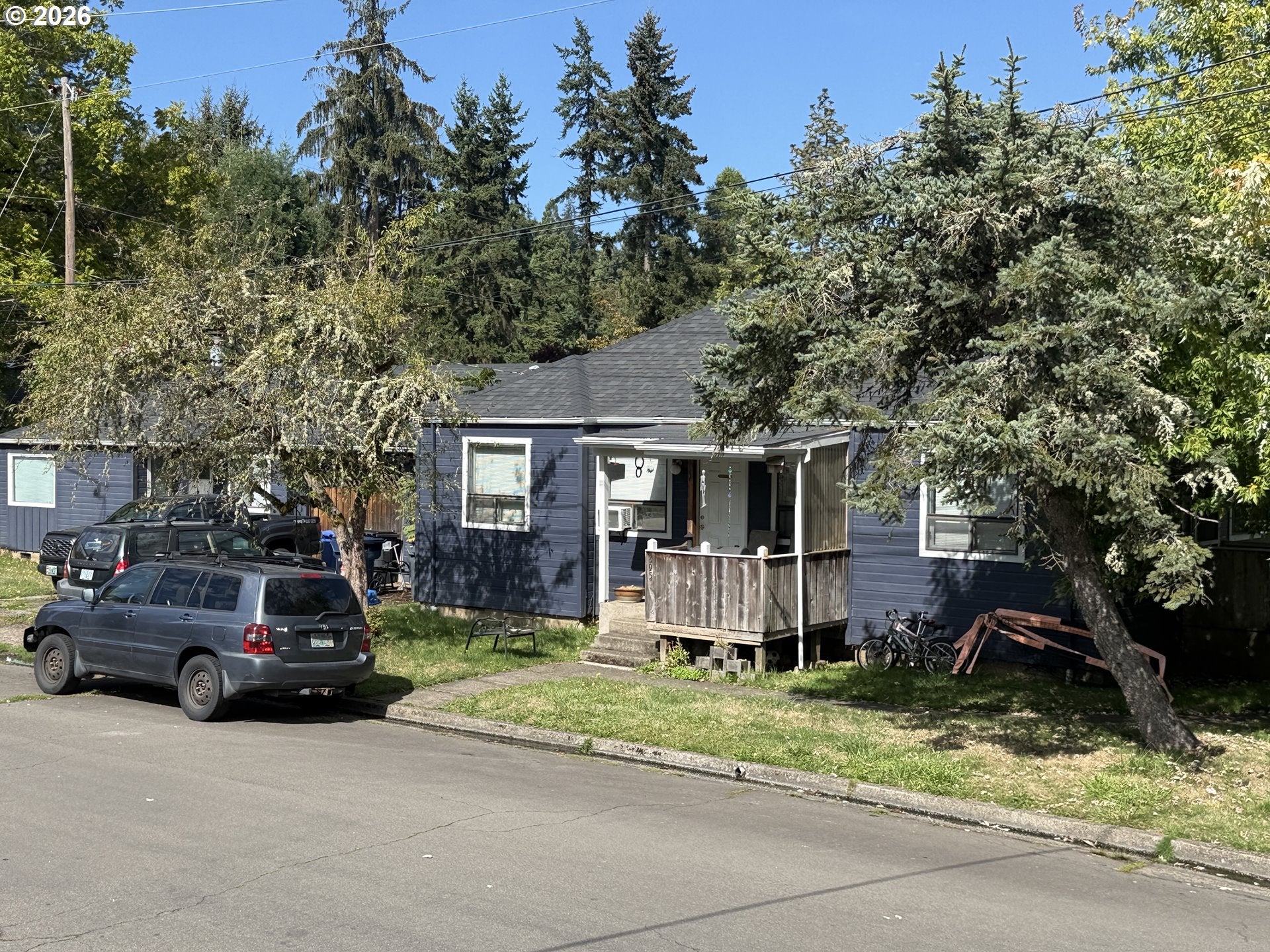 893 SPRAGUE ST