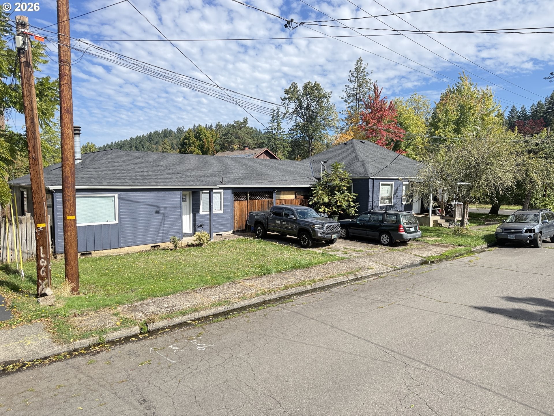 893 SPRAGUE ST