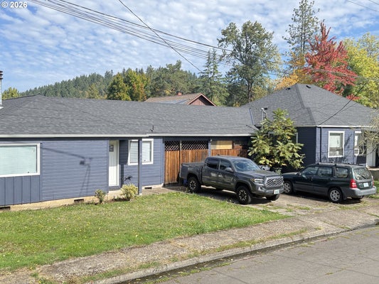 893 SPRAGUE ST, EUGENE, OR 97405 - Image c76cee706c1c4a0ed5bb01dccb0136eb/356212231