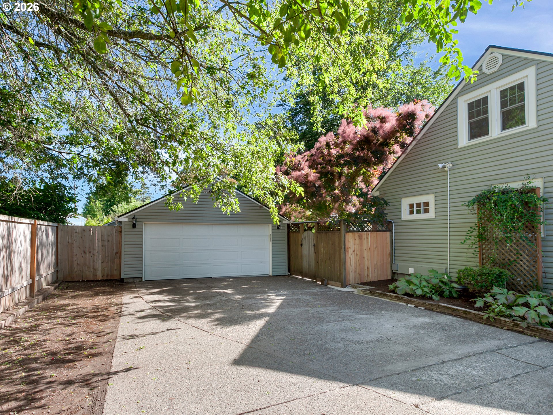 8100 SW LOCUST ST