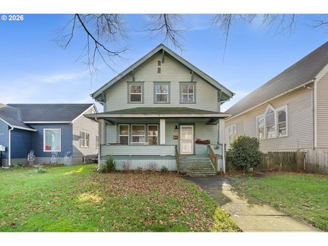 2205 5TH ST Tillamook OR 97141