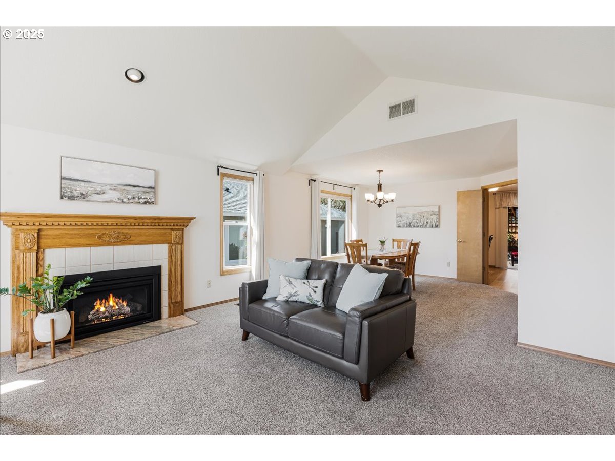 Portland, Oregon 97224, United States, 2 Bedrooms Bedrooms, ,2 BathroomsBathrooms,Residential,Pending,115441