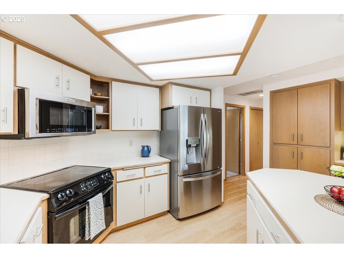 Portland, Oregon 97224, United States, 2 Bedrooms Bedrooms, ,2 BathroomsBathrooms,Residential,Pending,115441