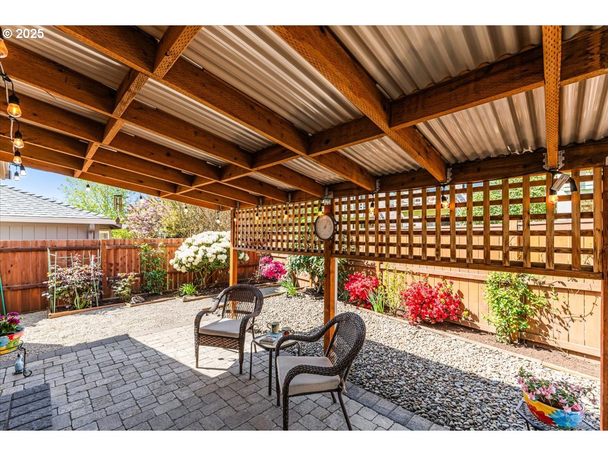 Portland, Oregon 97224, United States, 2 Bedrooms Bedrooms, ,2 BathroomsBathrooms,Residential,Pending,115441