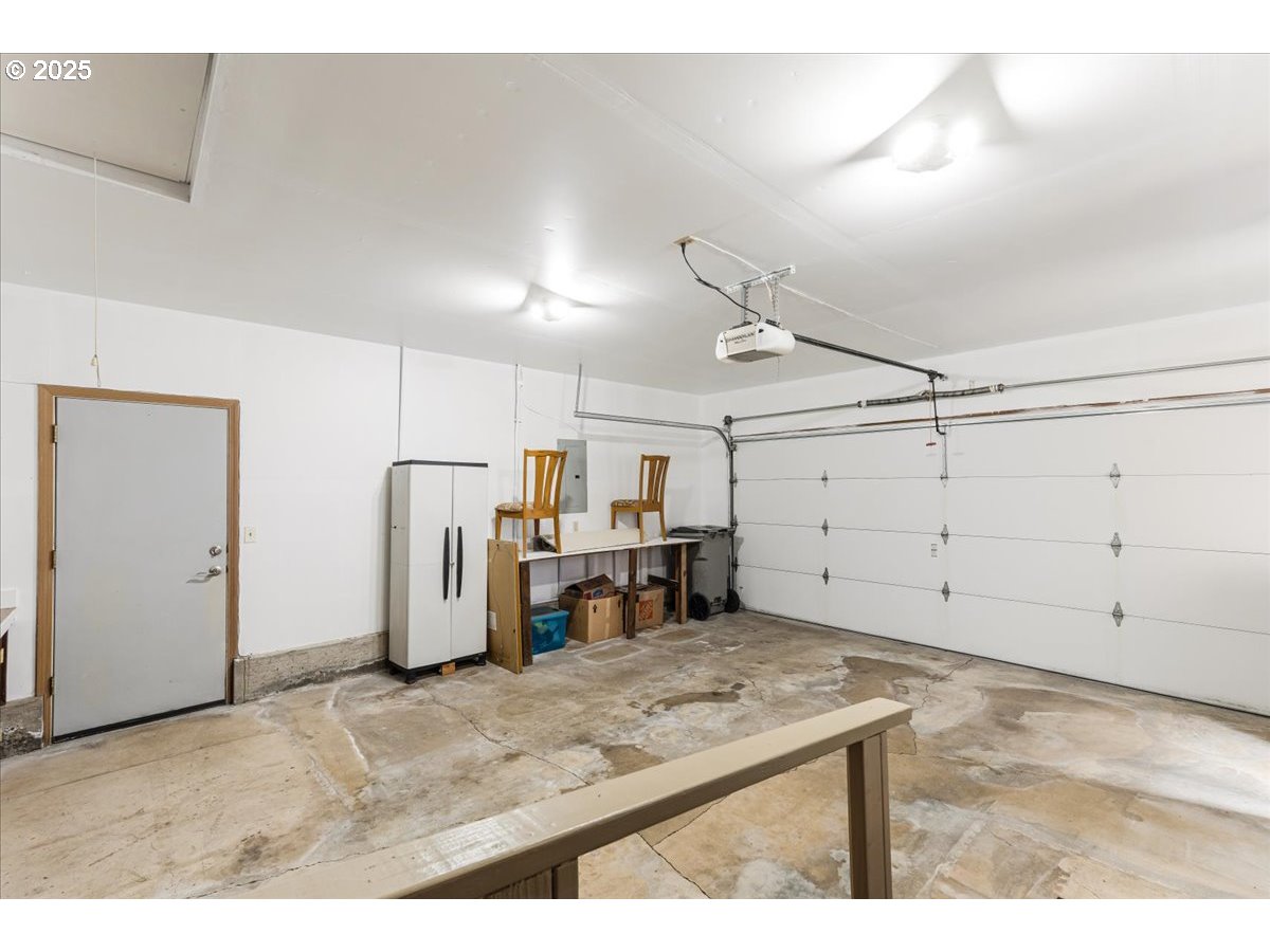 Portland, Oregon 97224, United States, 2 Bedrooms Bedrooms, ,2 BathroomsBathrooms,Residential,Pending,115441