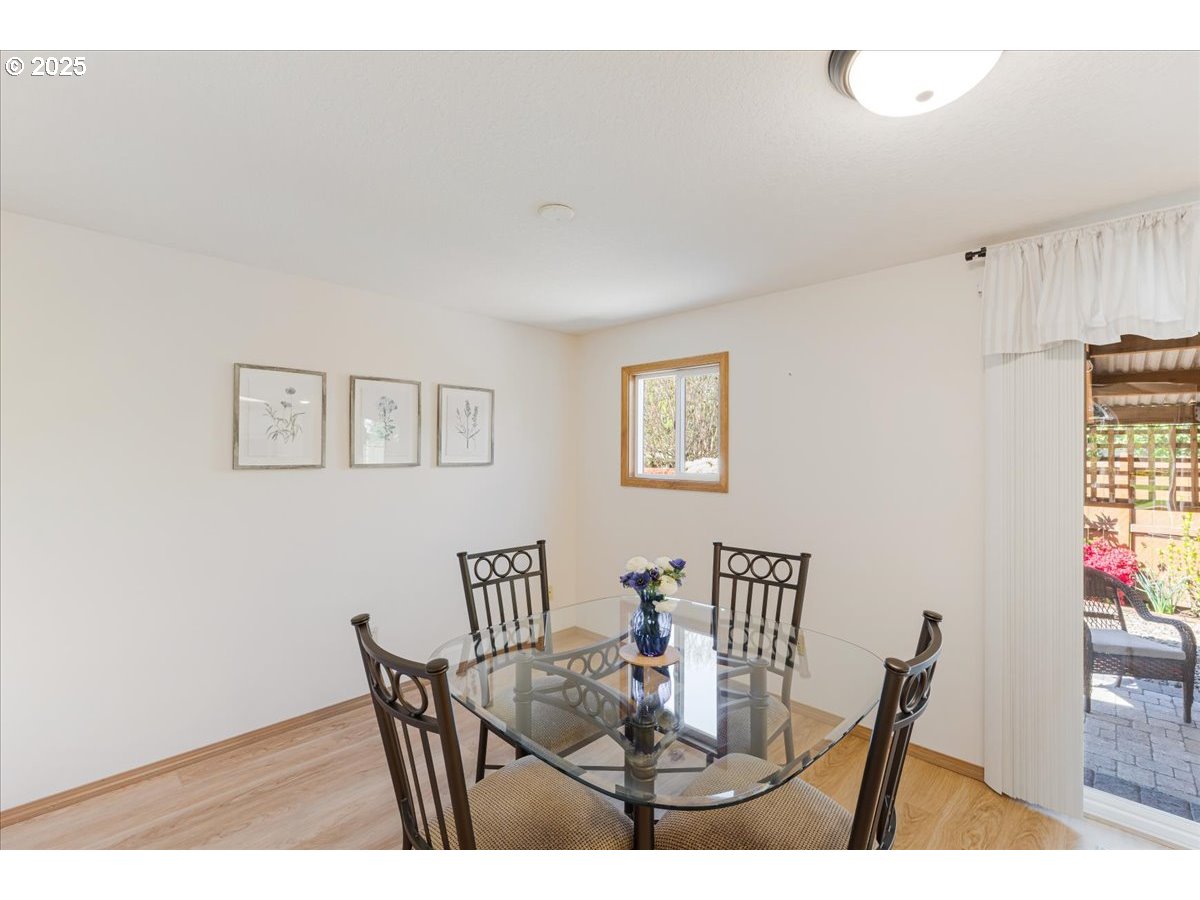 Portland, Oregon 97224, United States, 2 Bedrooms Bedrooms, ,2 BathroomsBathrooms,Residential,Pending,115441