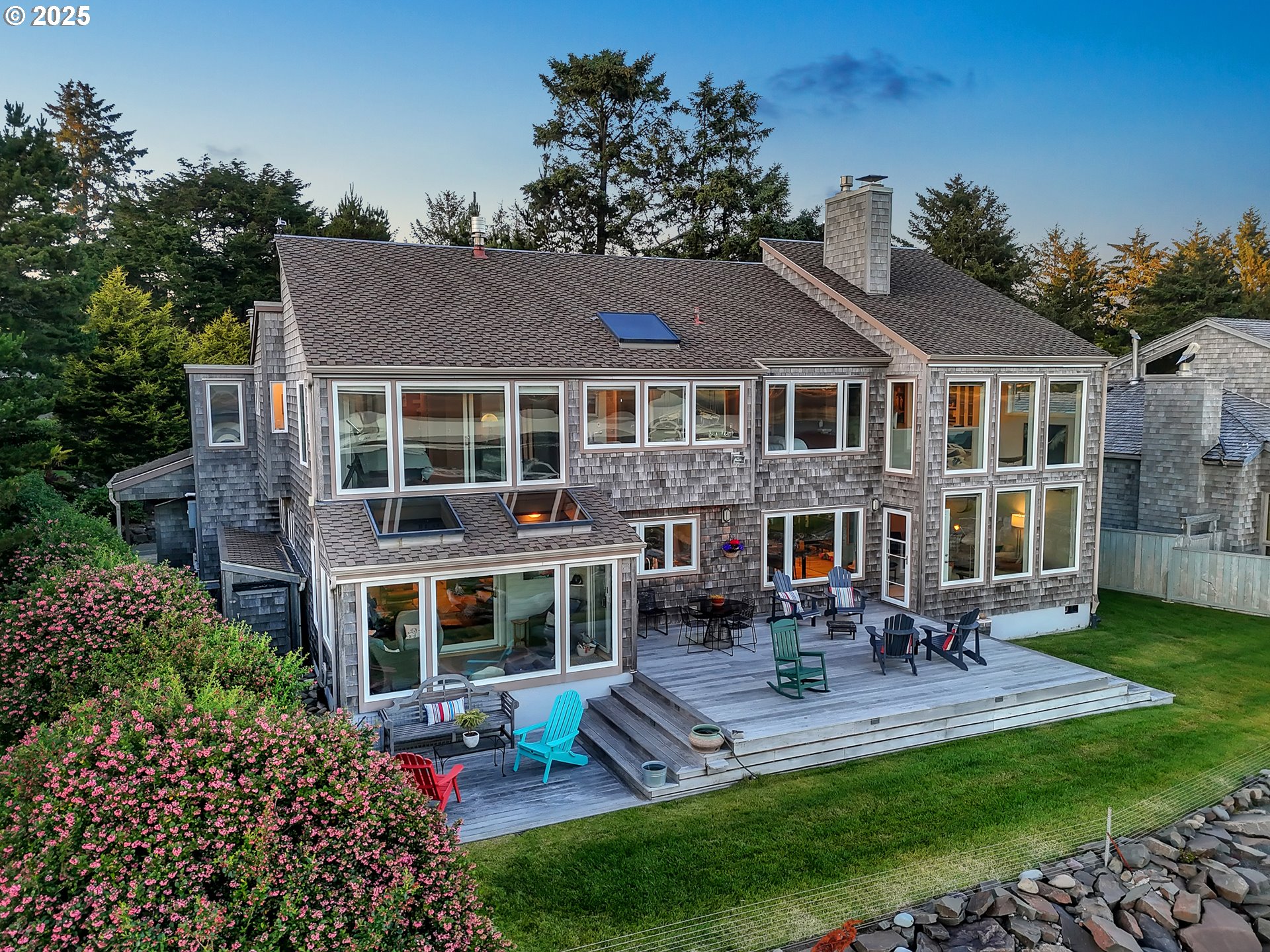 924 LITTLE BEACH DR