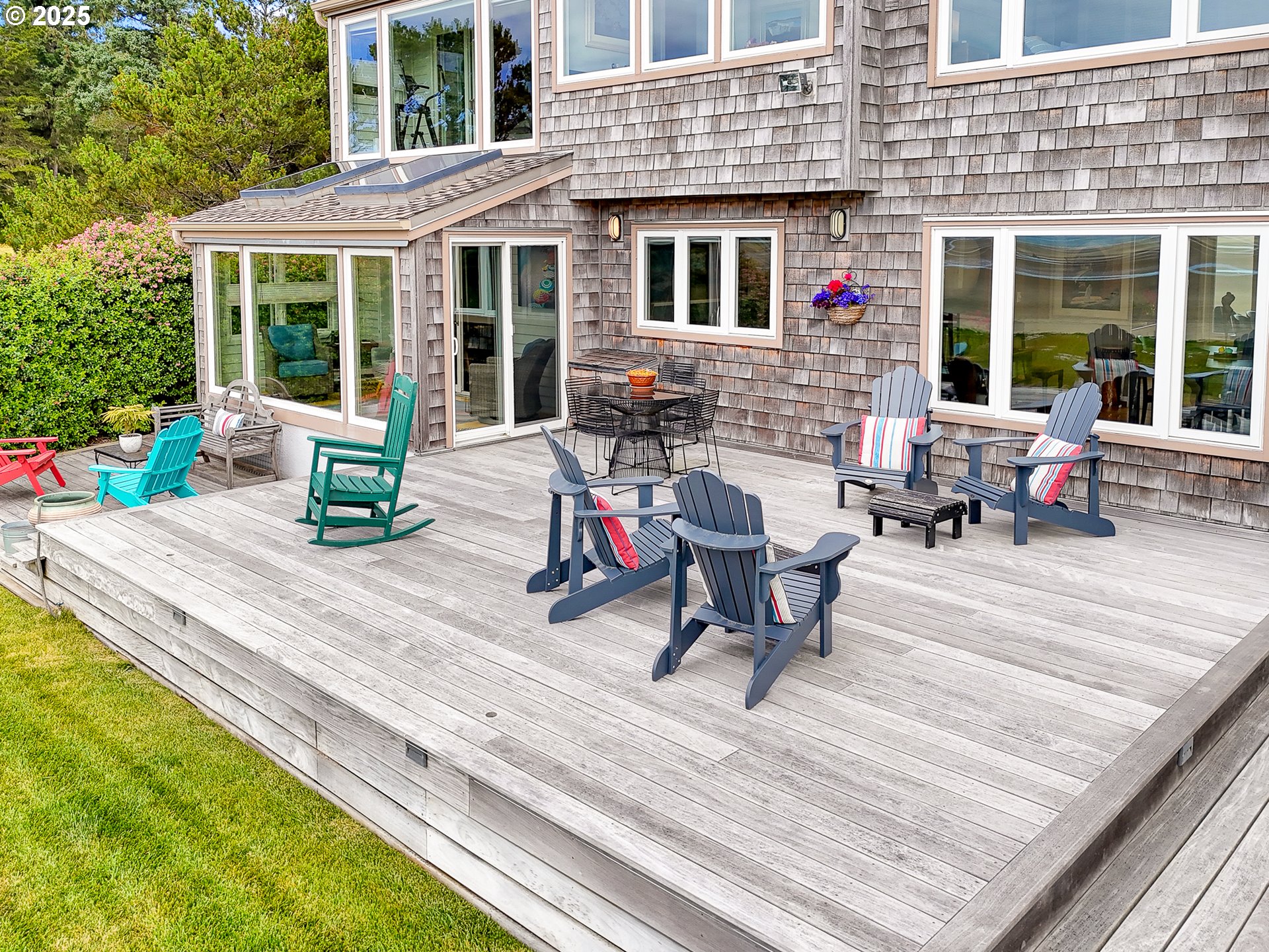 924 LITTLE BEACH DR