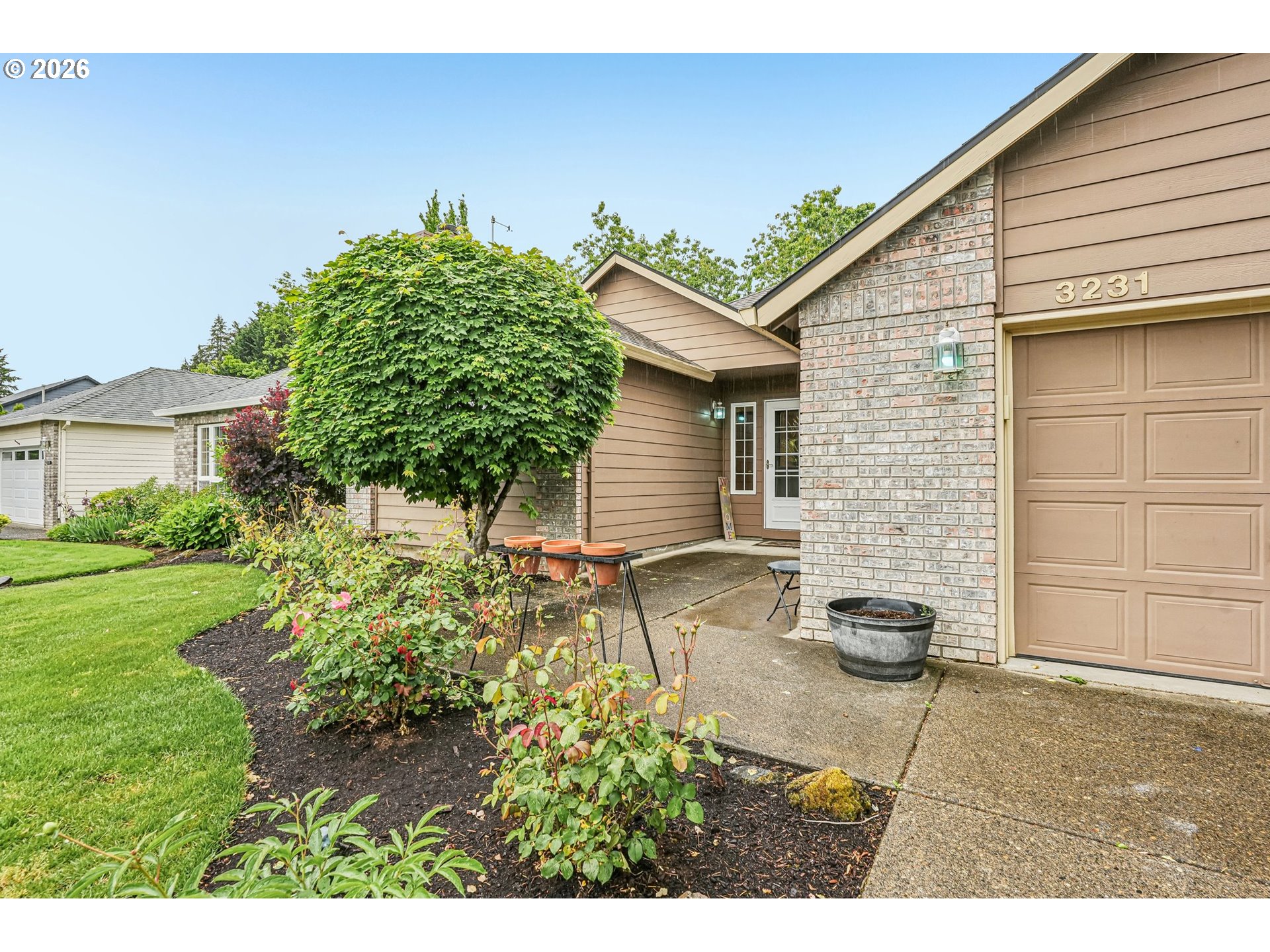 3231 NE 1ST PL