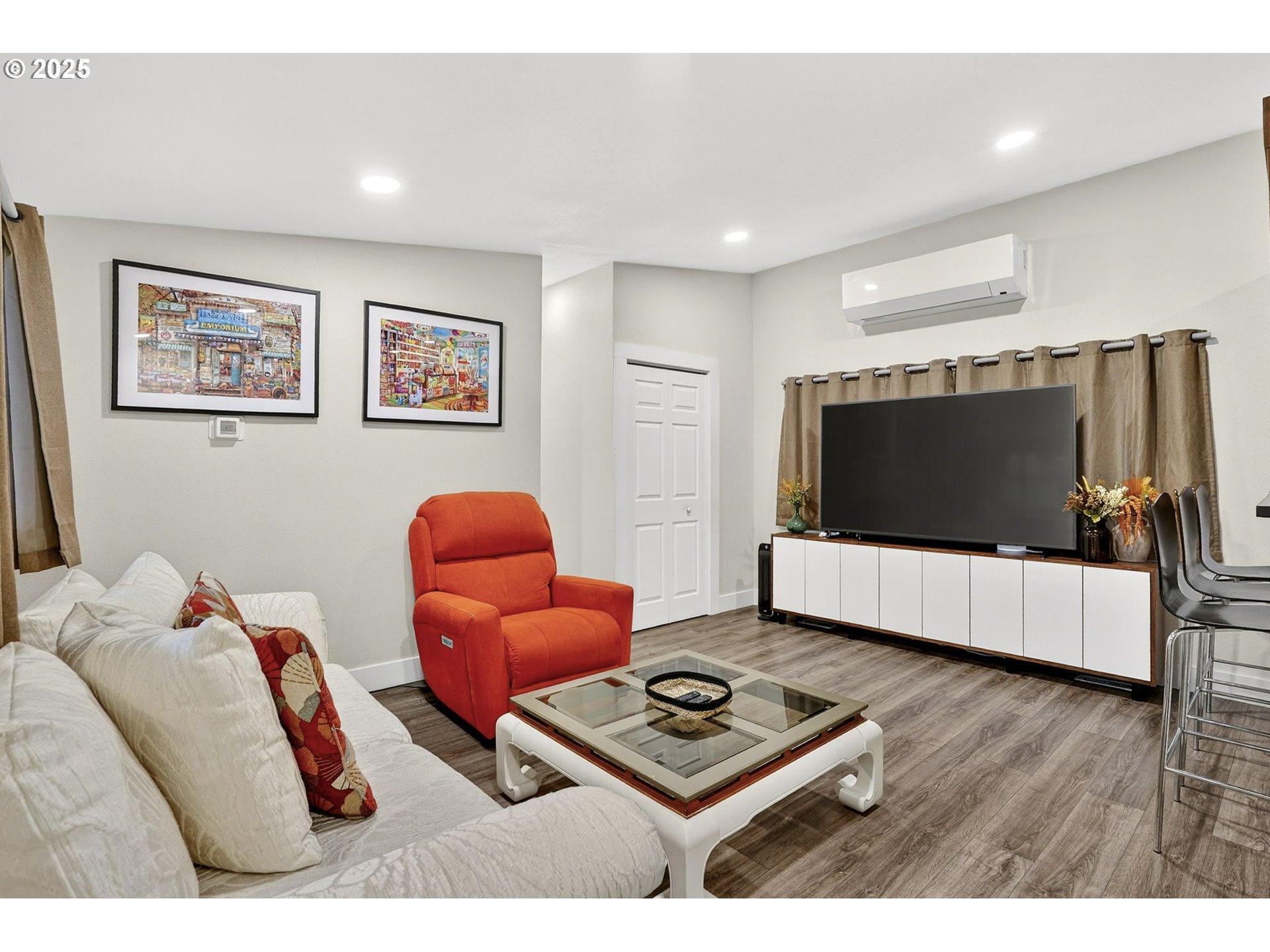 25297 E WELCHES RD 45