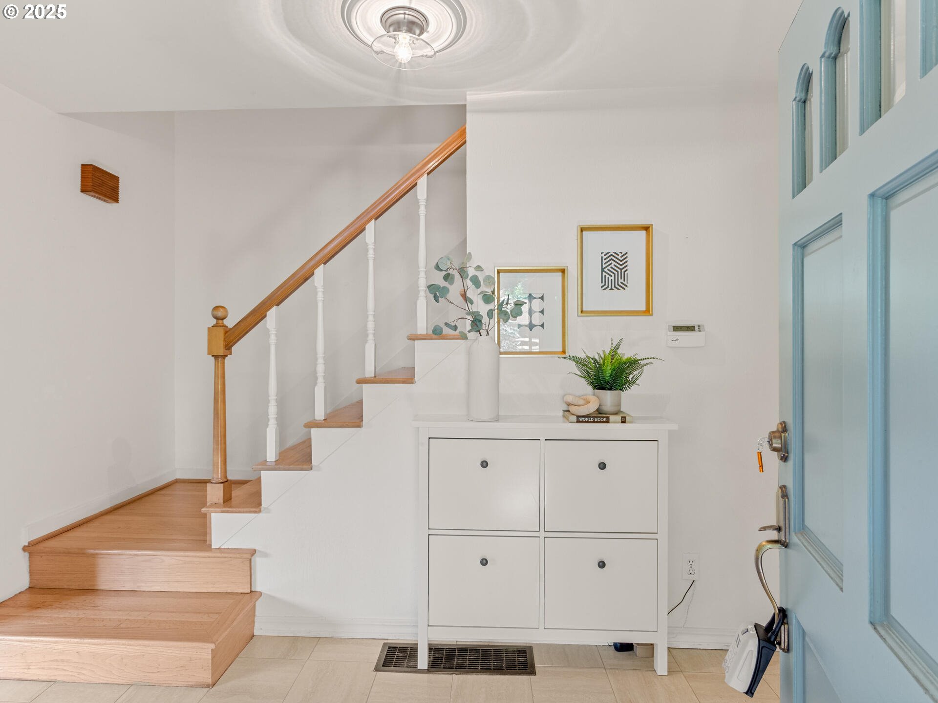 Lake Oswego, Oregon 97034, United States, 4 Bedrooms Bedrooms, ,3 BathroomsBathrooms,Residential,Pending,141086