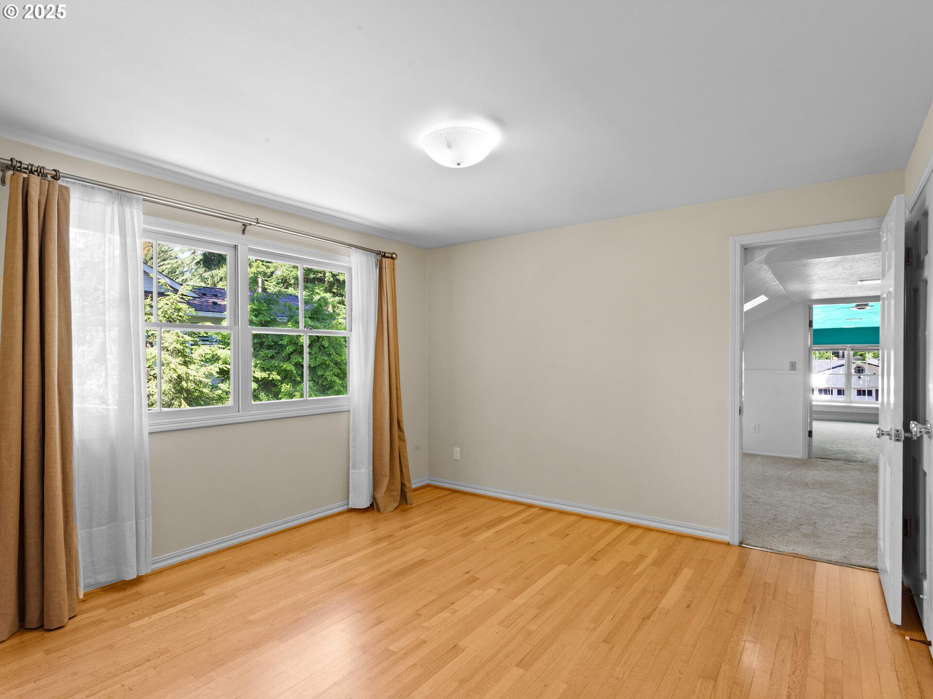 Lake Oswego, Oregon 97034, United States, 4 Bedrooms Bedrooms, ,3 BathroomsBathrooms,Residential,Pending,141086