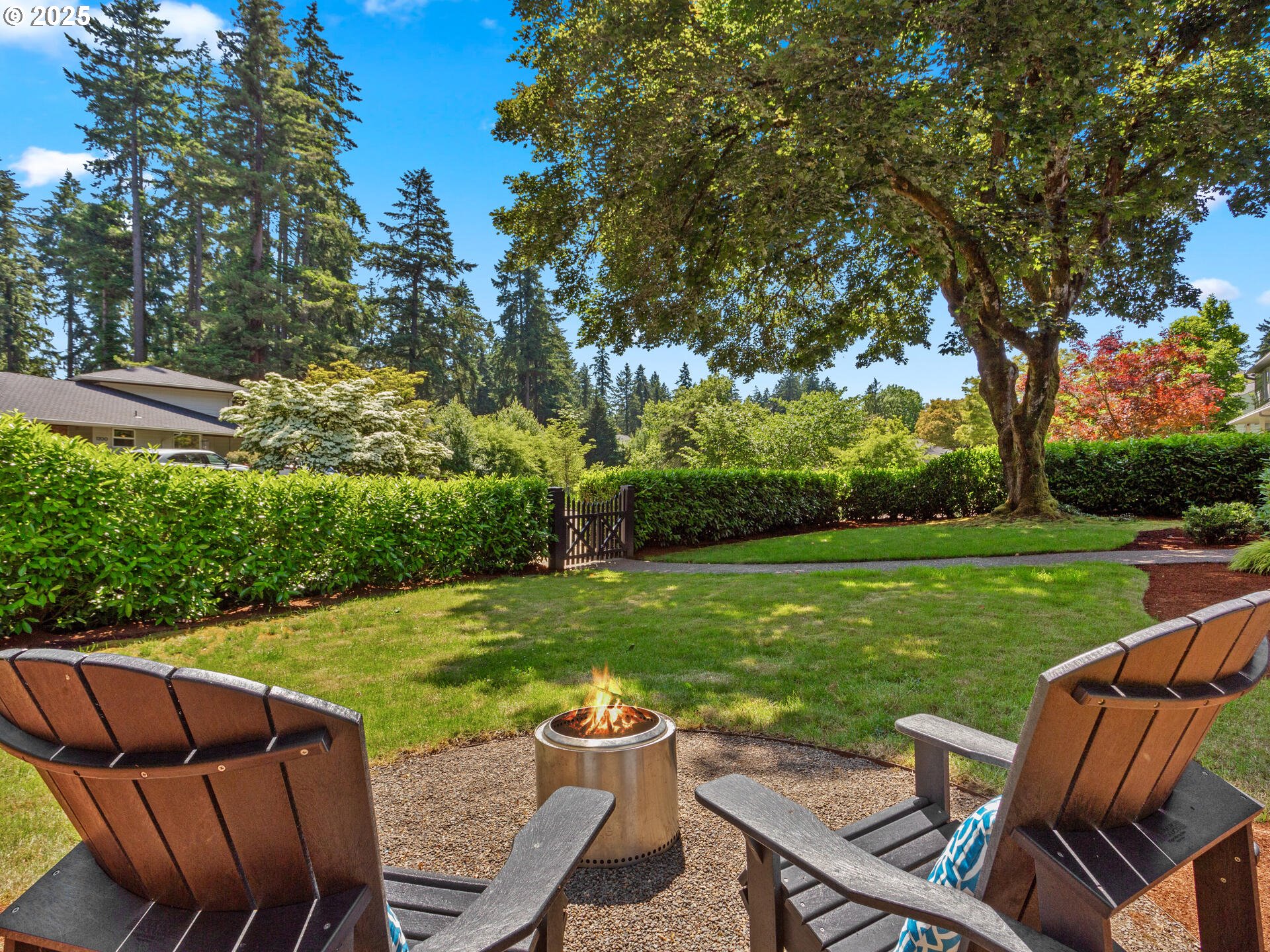 Lake Oswego, Oregon 97034, United States, 4 Bedrooms Bedrooms, ,3 BathroomsBathrooms,Residential,Pending,141086