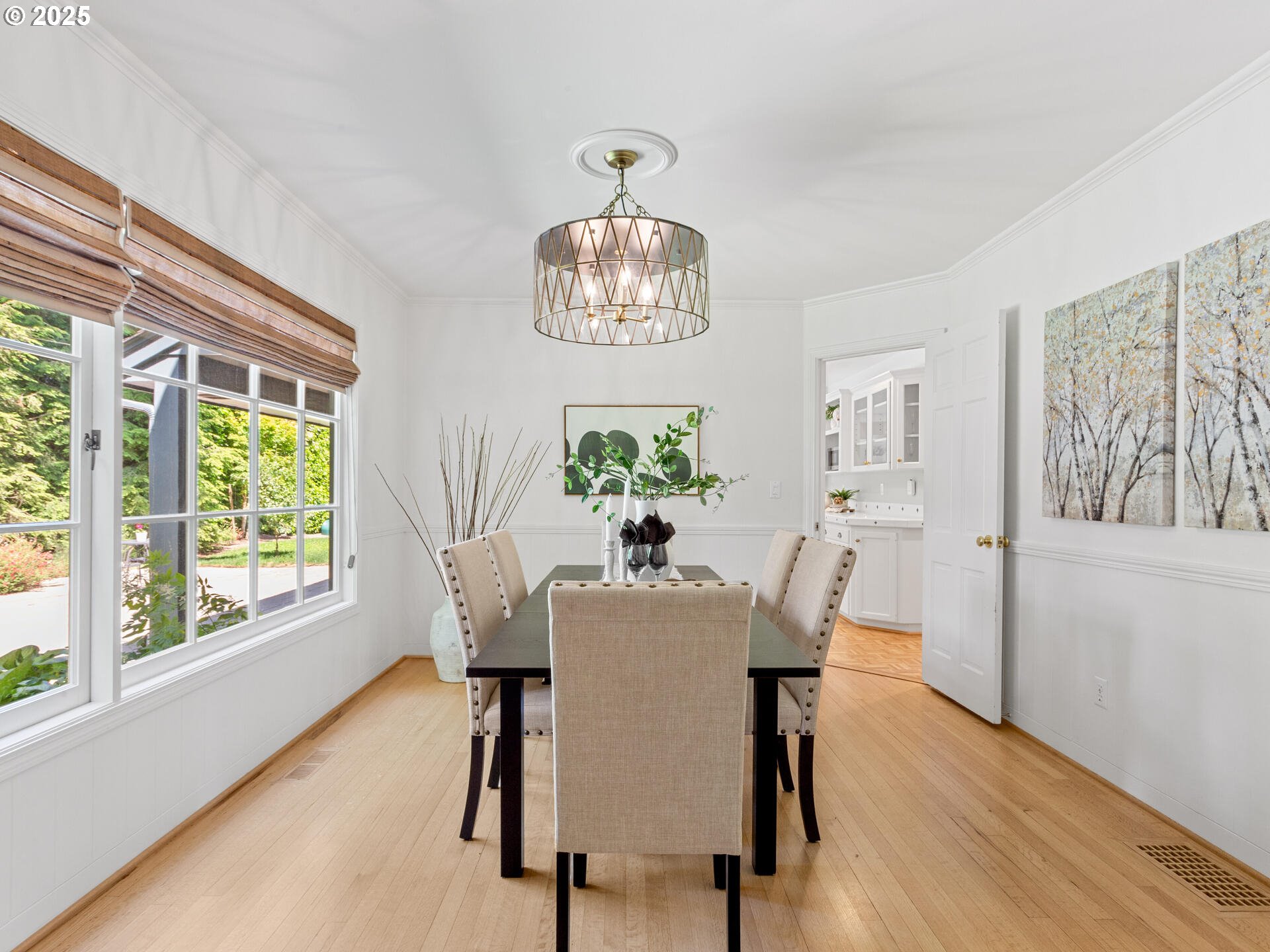 Lake Oswego, Oregon 97034, United States, 4 Bedrooms Bedrooms, ,3 BathroomsBathrooms,Residential,Pending,141086