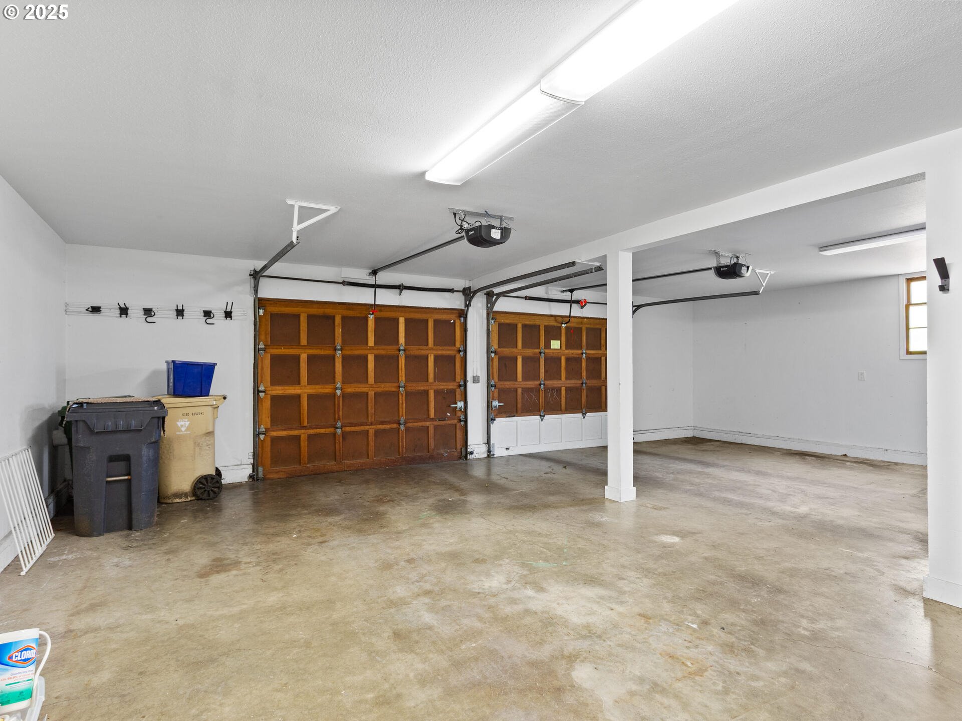 Lake Oswego, Oregon 97034, United States, 4 Bedrooms Bedrooms, ,3 BathroomsBathrooms,Residential,Pending,141086