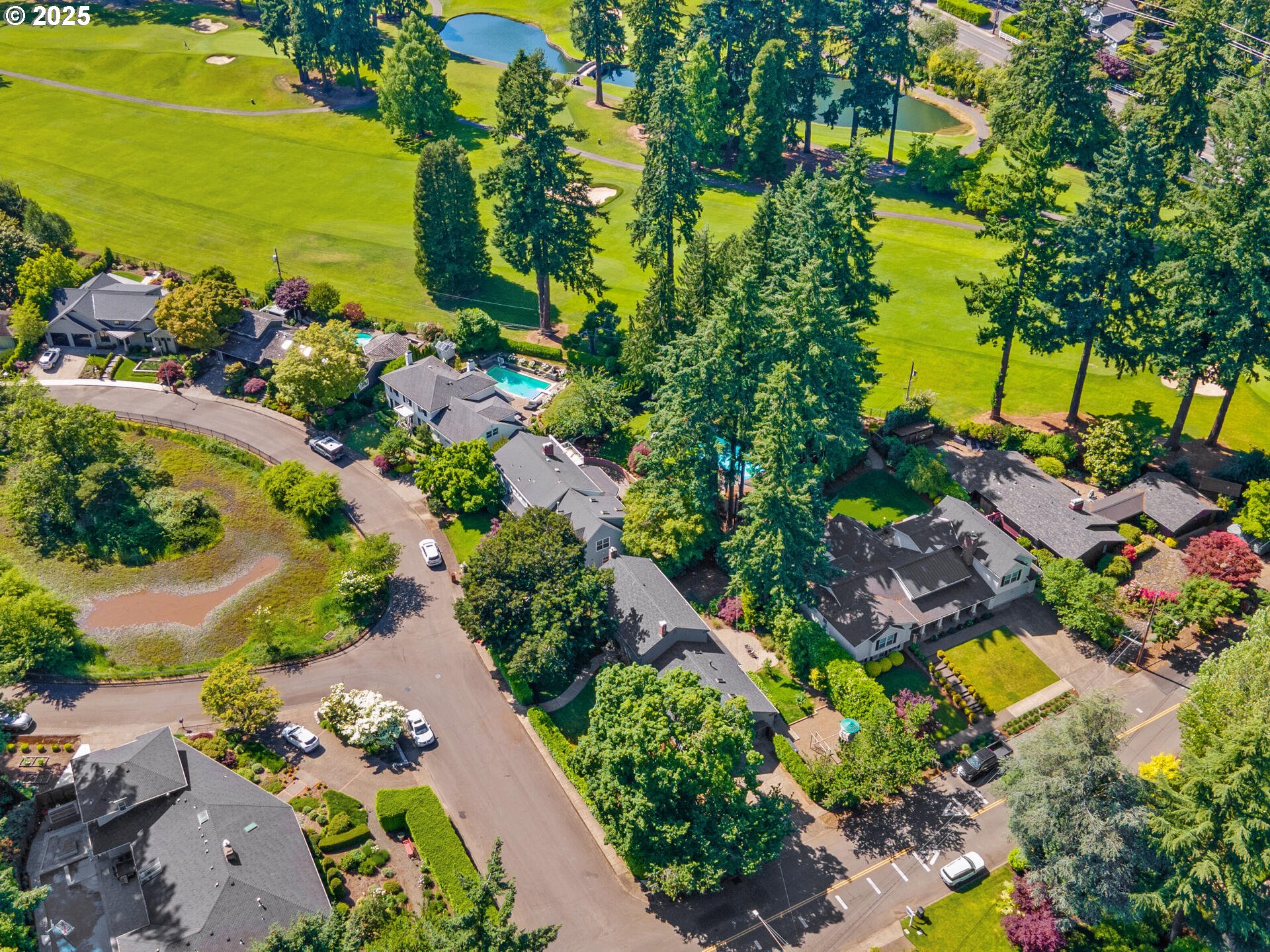 Lake Oswego, Oregon 97034, United States, 4 Bedrooms Bedrooms, ,3 BathroomsBathrooms,Residential,Pending,141086