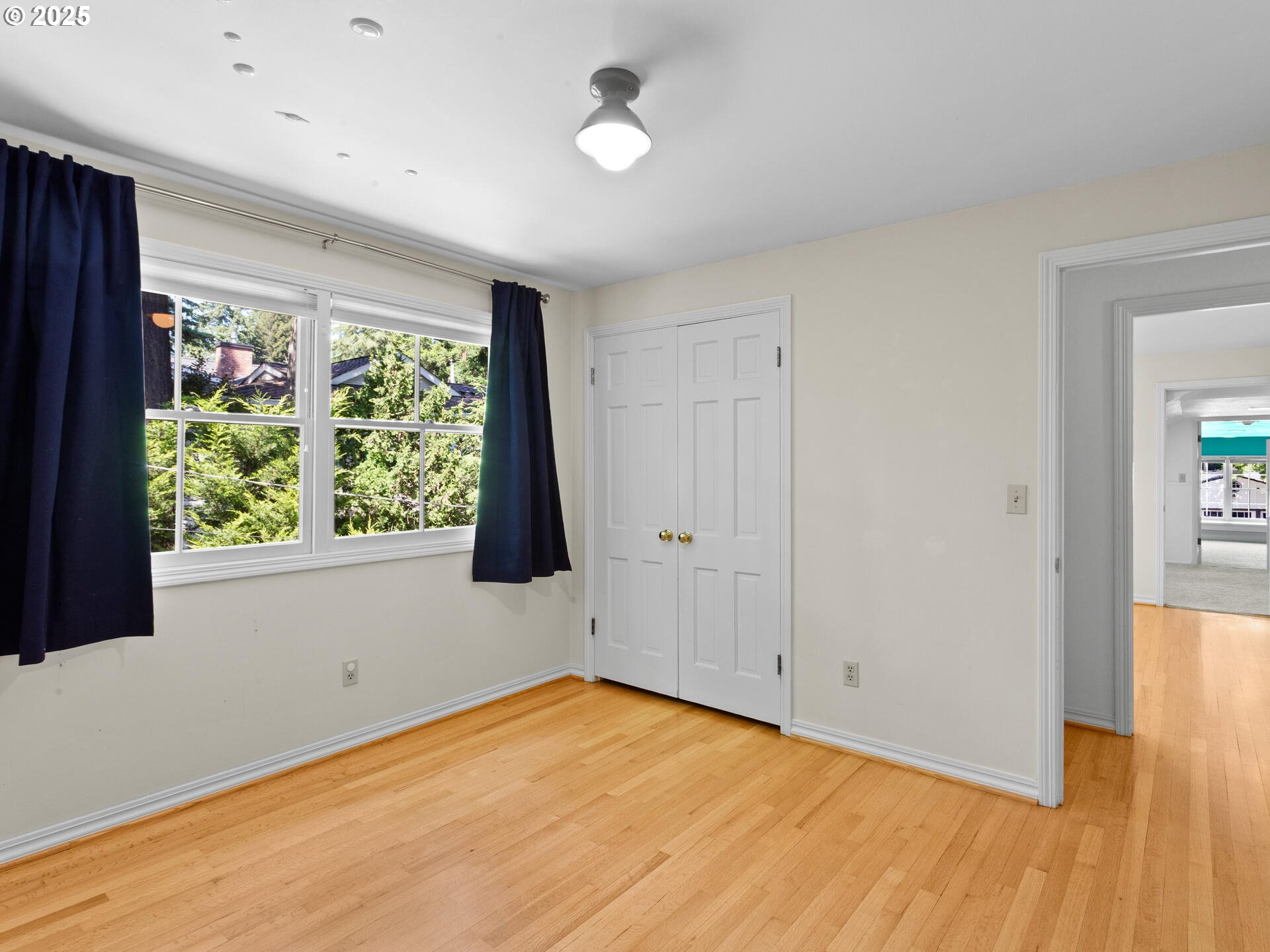 Lake Oswego, Oregon 97034, United States, 4 Bedrooms Bedrooms, ,3 BathroomsBathrooms,Residential,Pending,141086