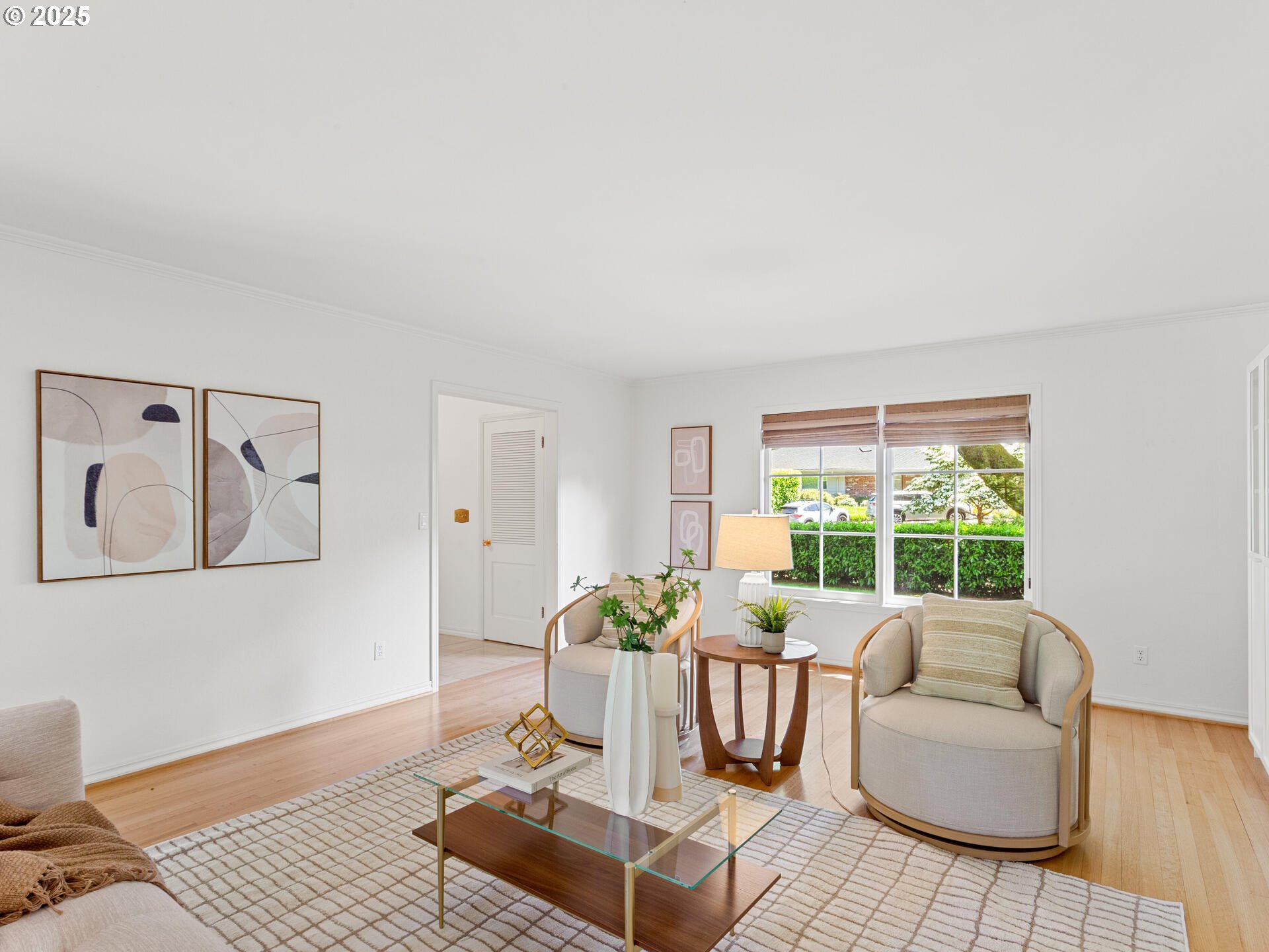 Lake Oswego, Oregon 97034, United States, 4 Bedrooms Bedrooms, ,3 BathroomsBathrooms,Residential,Pending,141086