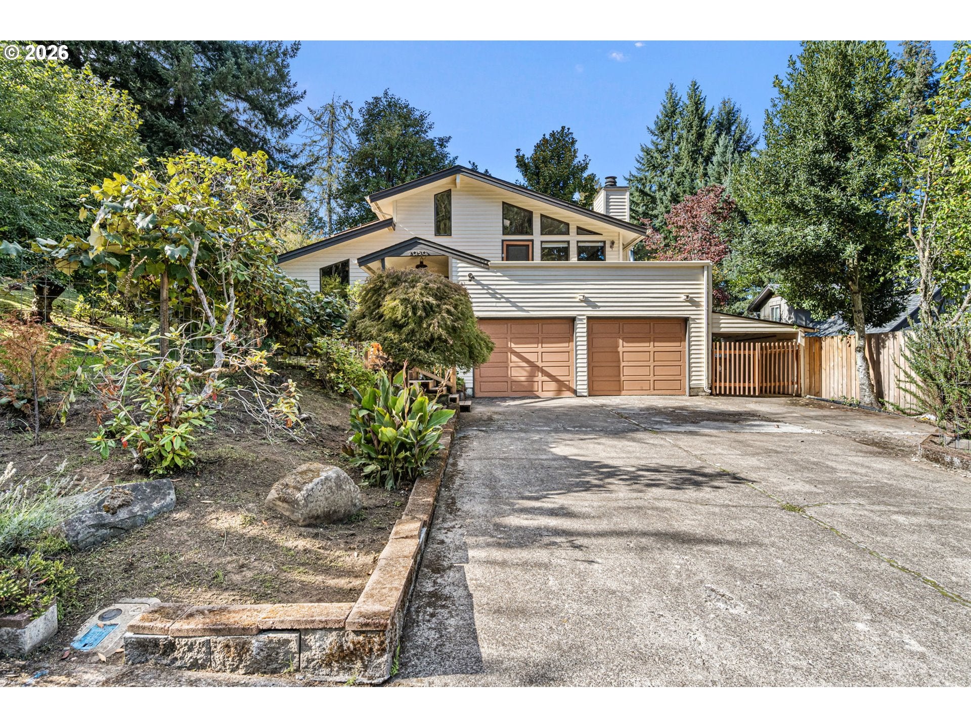 2050 MCLEAN BLVD