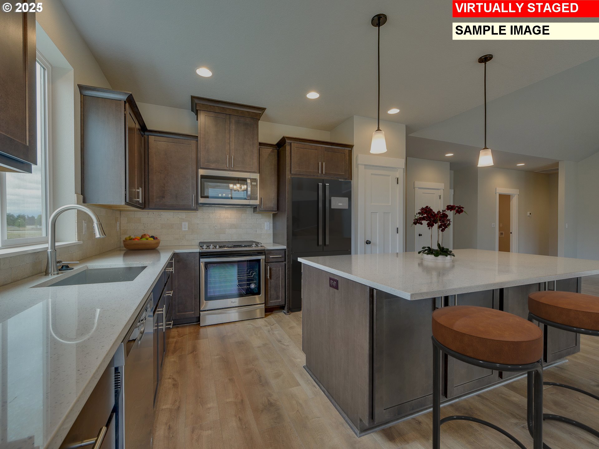 2136 E Otter LOOP