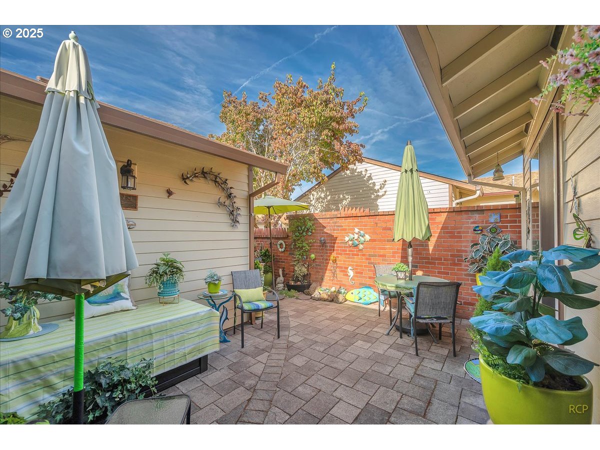 10290 SW GREENLEAF TER