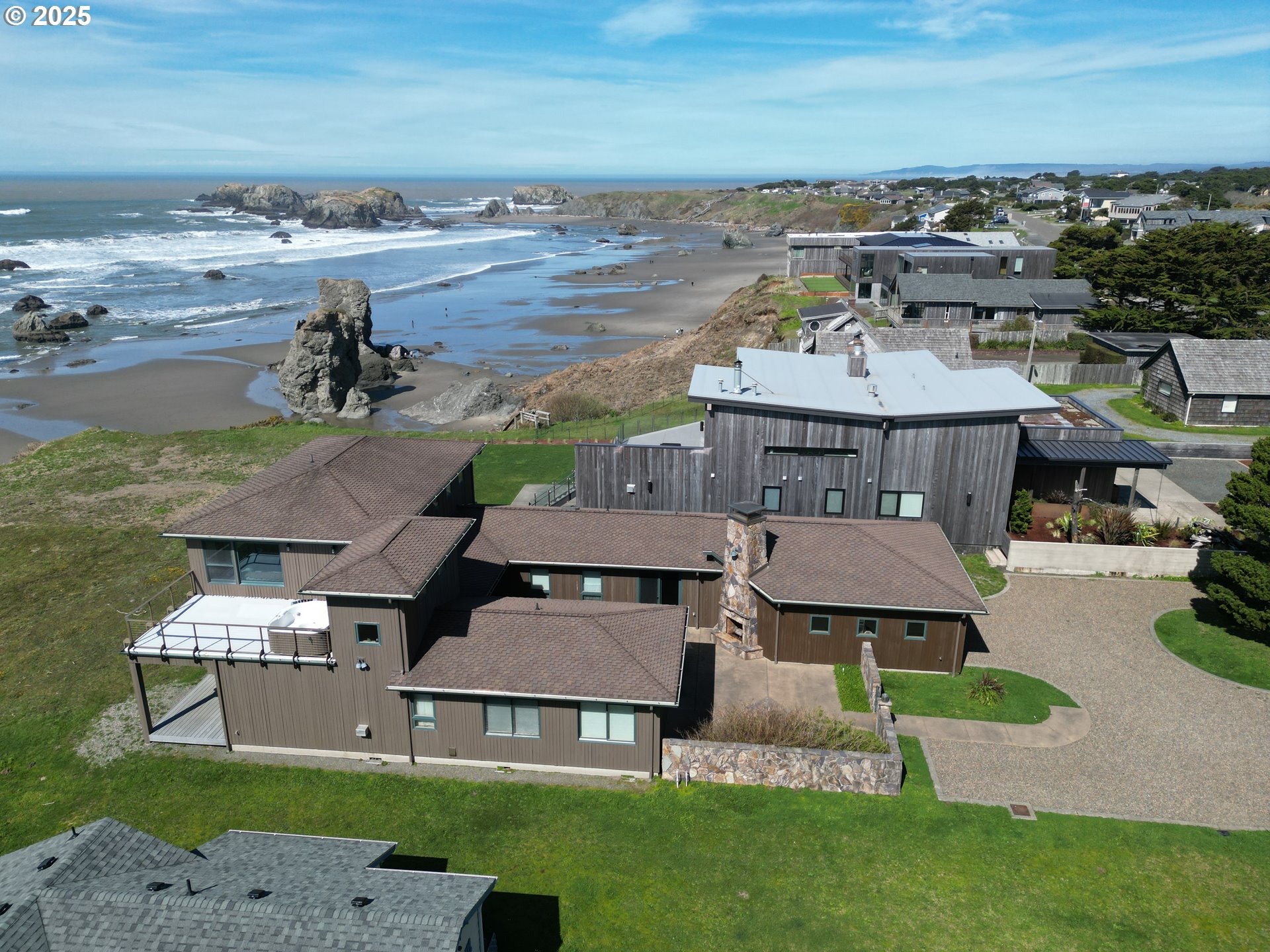 1950 BEACH LOOP DR