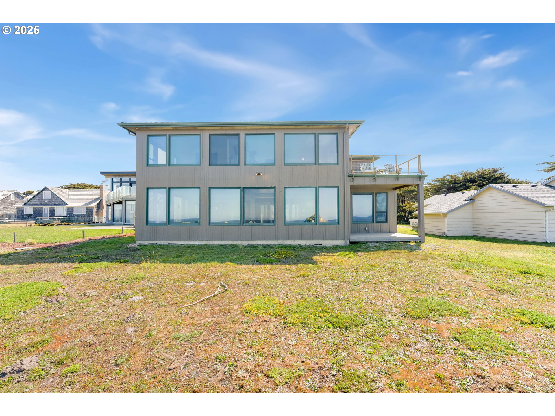 1950 BEACH LOOP DR