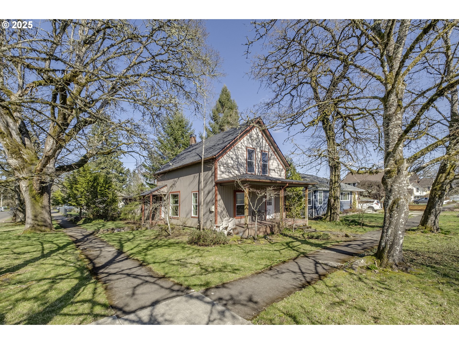 2403 15TH AVE