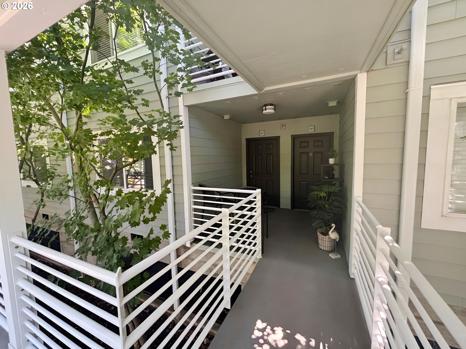 247 N HAYDEN BAY DR