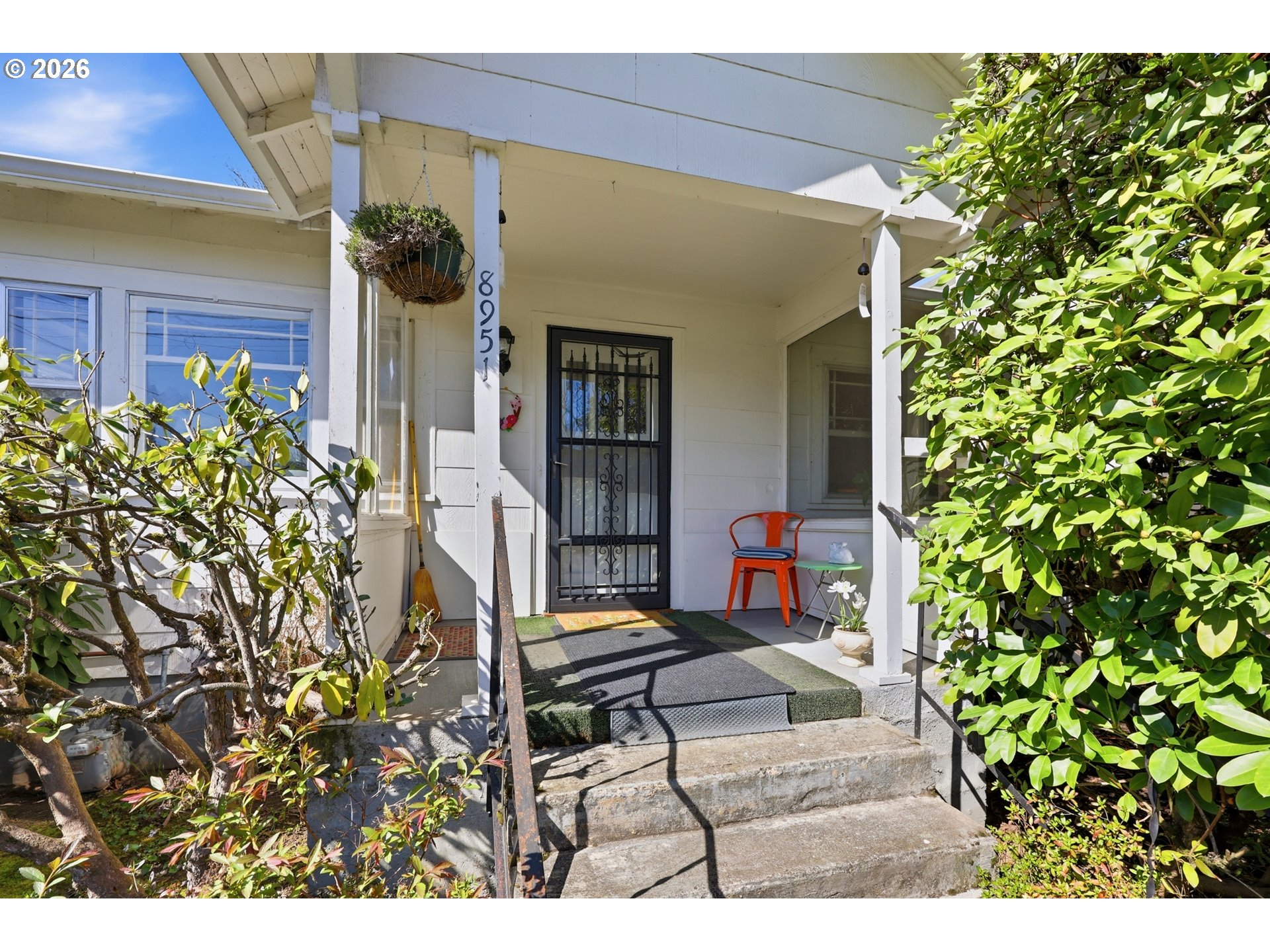 8951 N VAN HOUTEN AVE