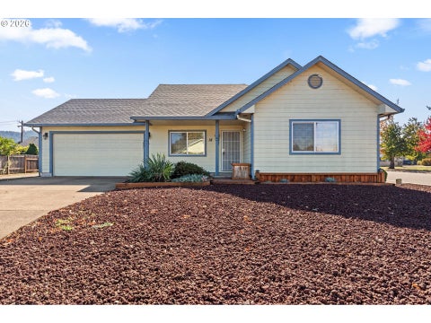 Photo of 18 Village Dr, Creswell, OR 97426 (MLS # 595680075)