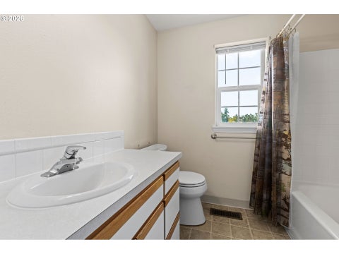 Tiny photo for 18 Village Dr, Creswell, OR 97426 (MLS # 595680075)