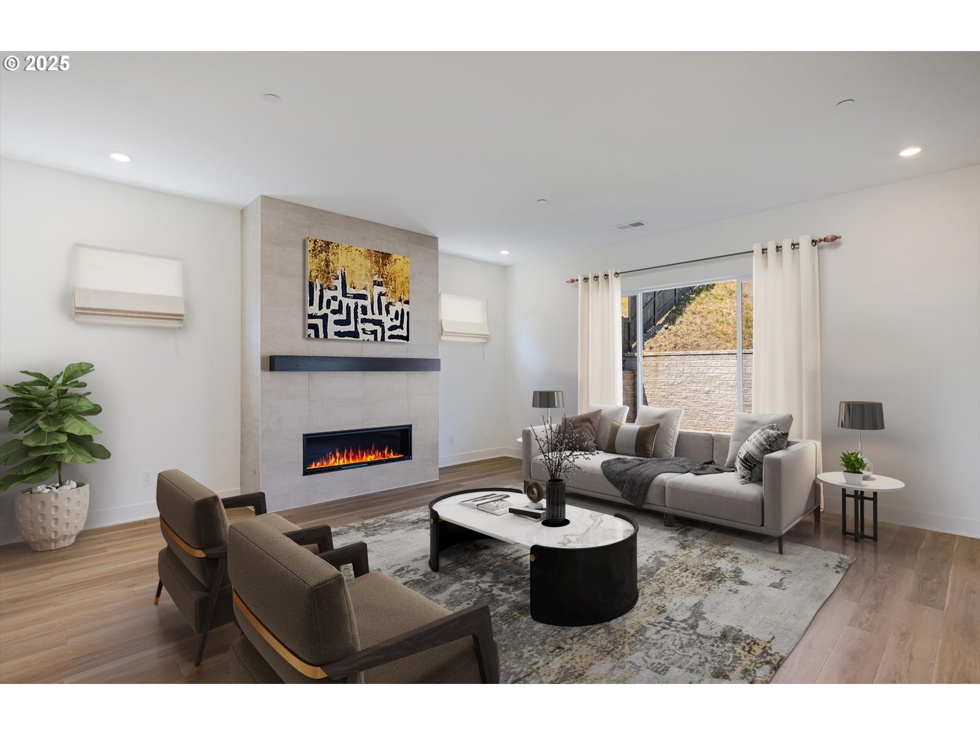 429 W HOLLY CIR